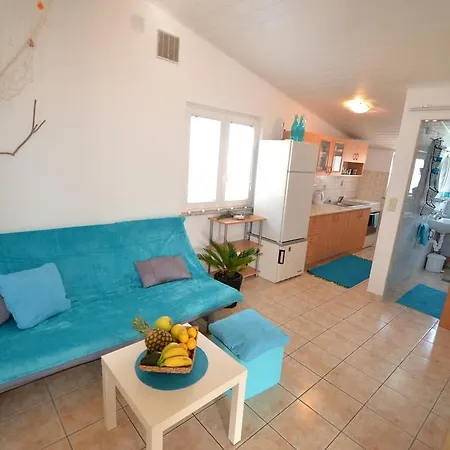 Delphin Apartman Vir