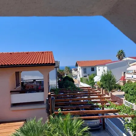 Delphin Apartman Vir